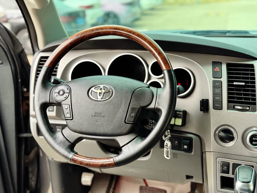 Toyota Tundra 2013 immagine di auto #10