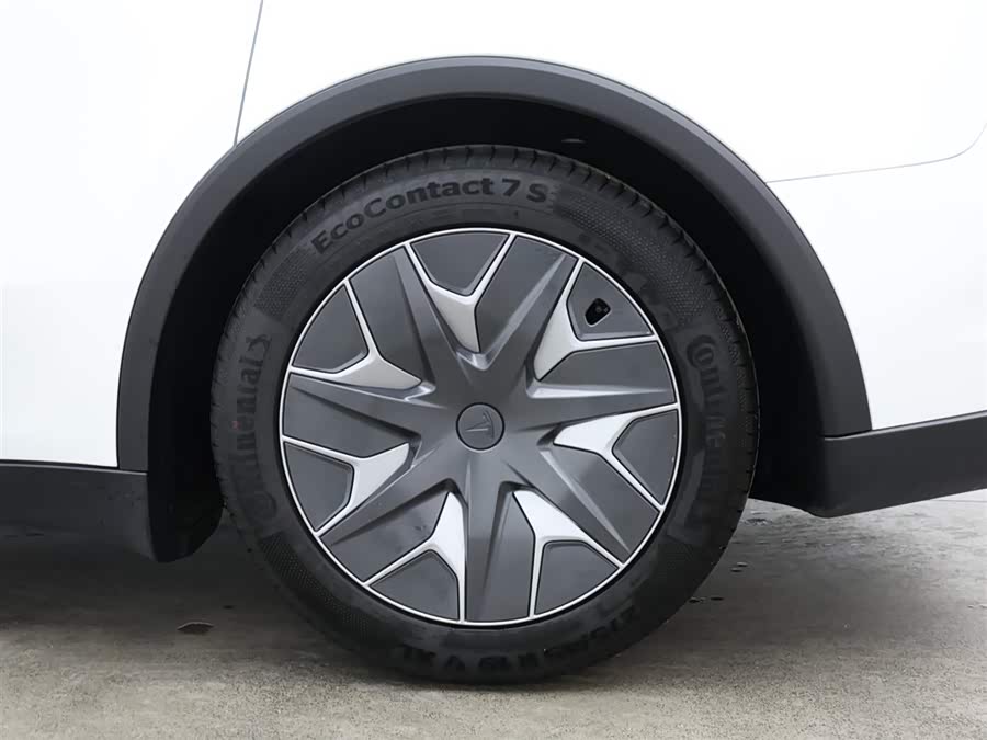 特斯拉 Model Y L 2025 汽车图片 #10