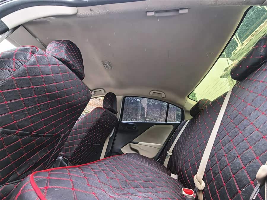 Honda Greiz 2016 #10 Honda Greiz 2016 car image #10