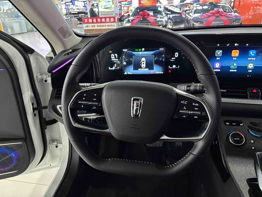 2023 car image #10