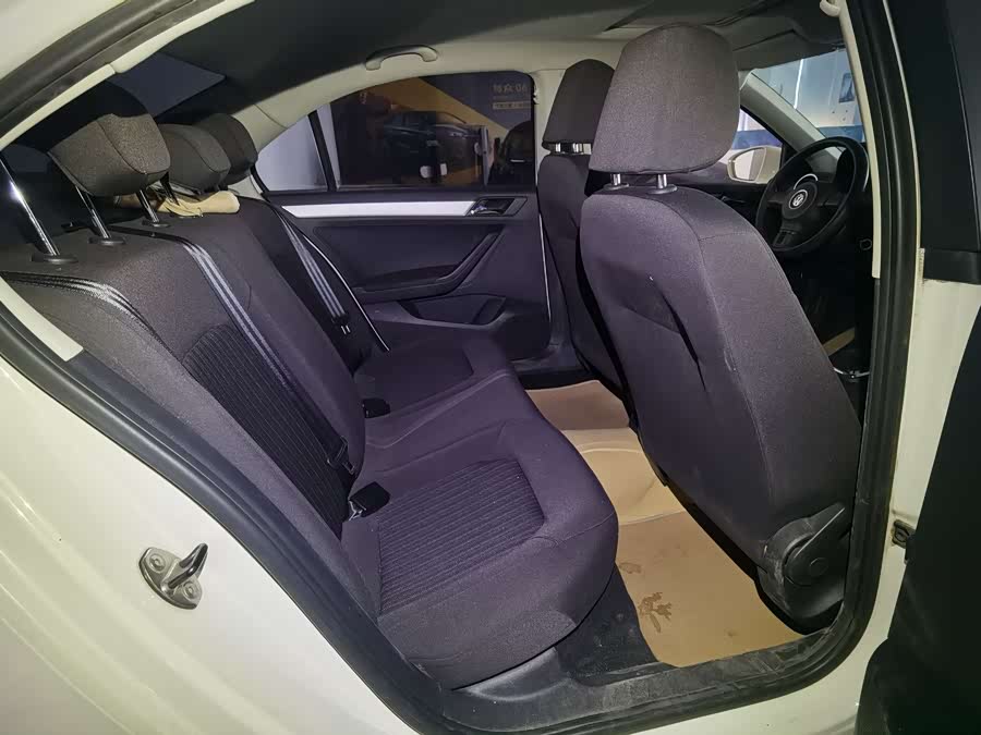 Volkswagen Jetta 2013 immagine di auto #10