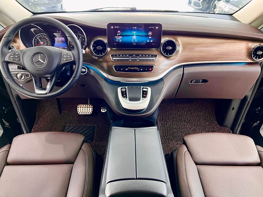 Mercedes-Benz V Class 2023 immagine di auto #10