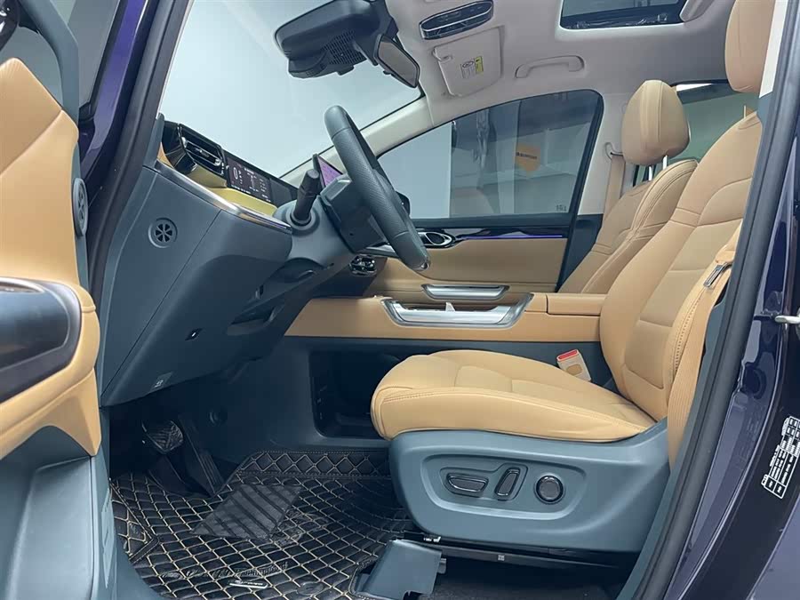 GAC Trumpchi E8 New Energy 2023 #10 GAC Trumpchi E8 New Energy 2023 car image #10