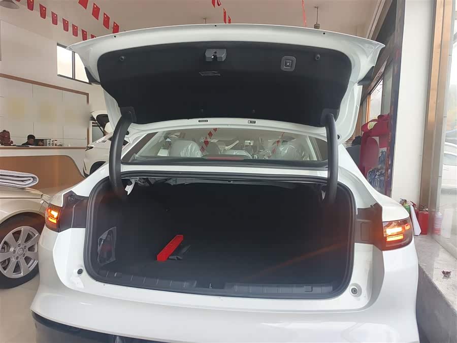 零跑汽车 零跑B01 2025 汽车图片 #10