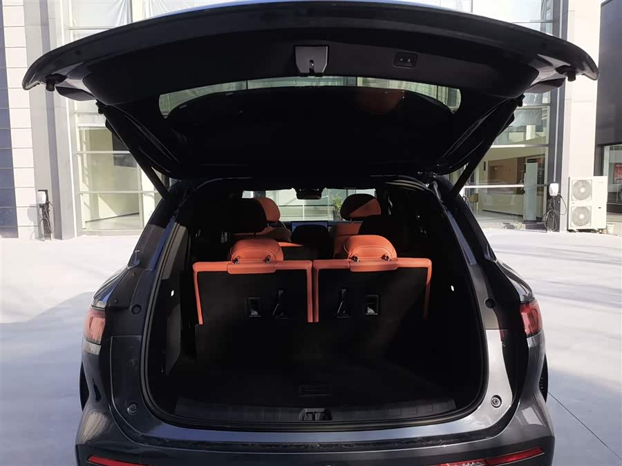 BYD Tang L 2025 #10 BYD Tang L 2025 car image #10