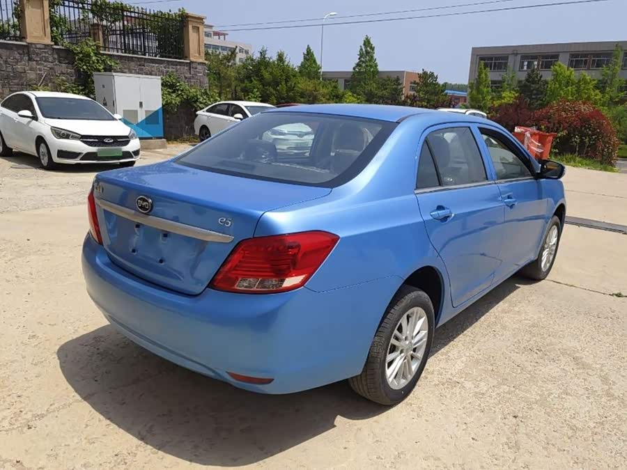 BYD e5 2022 car image #10