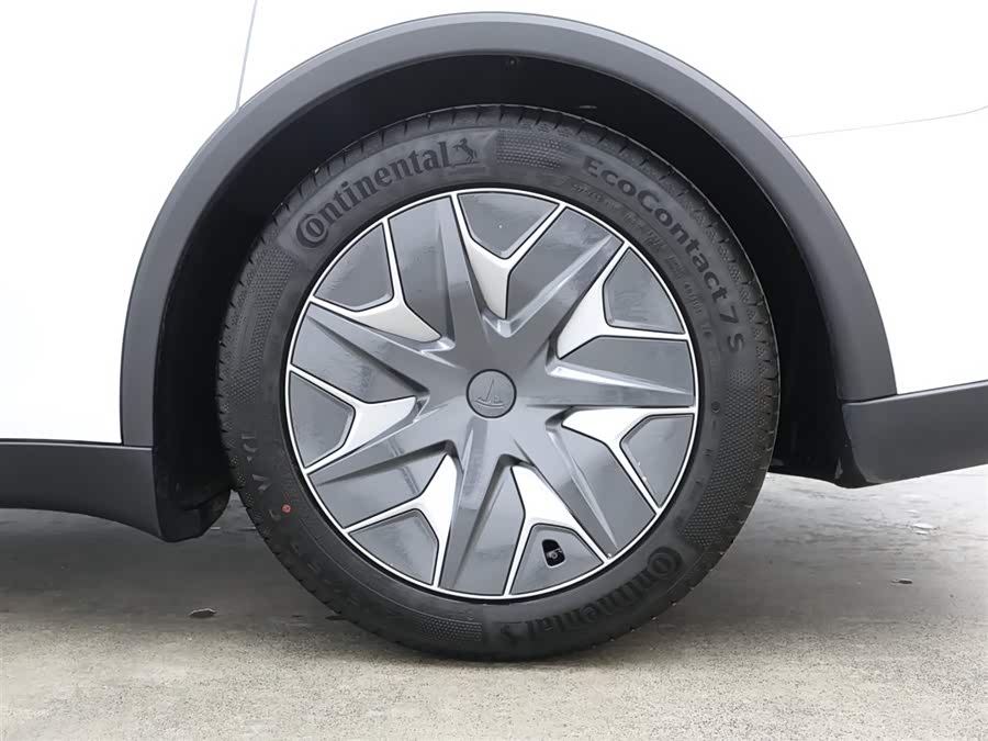 特斯拉 Model Y L 2025 汽车图片 #10