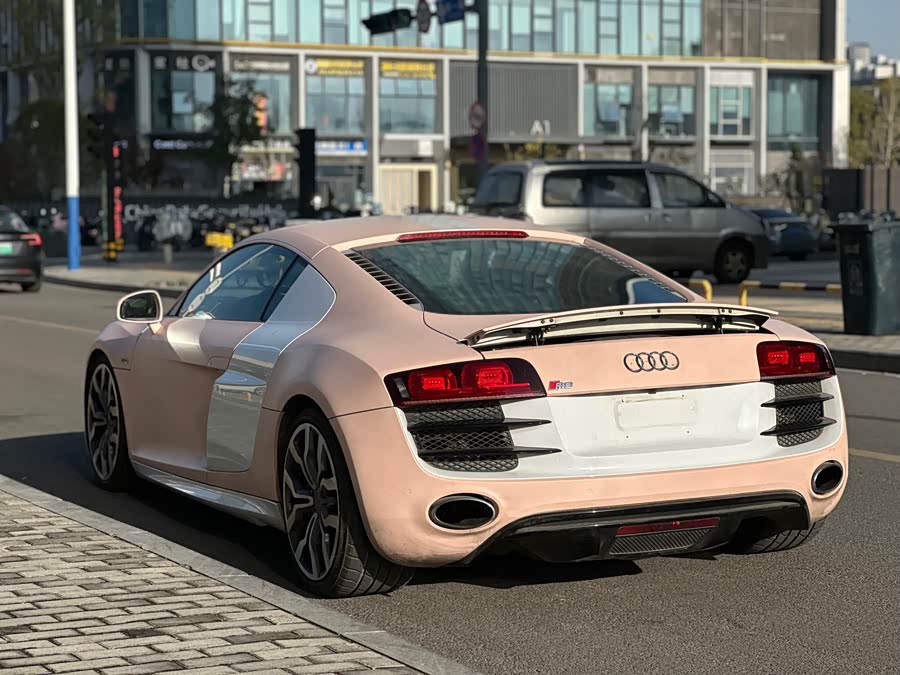 Audi R8 2012 immagine di auto #10