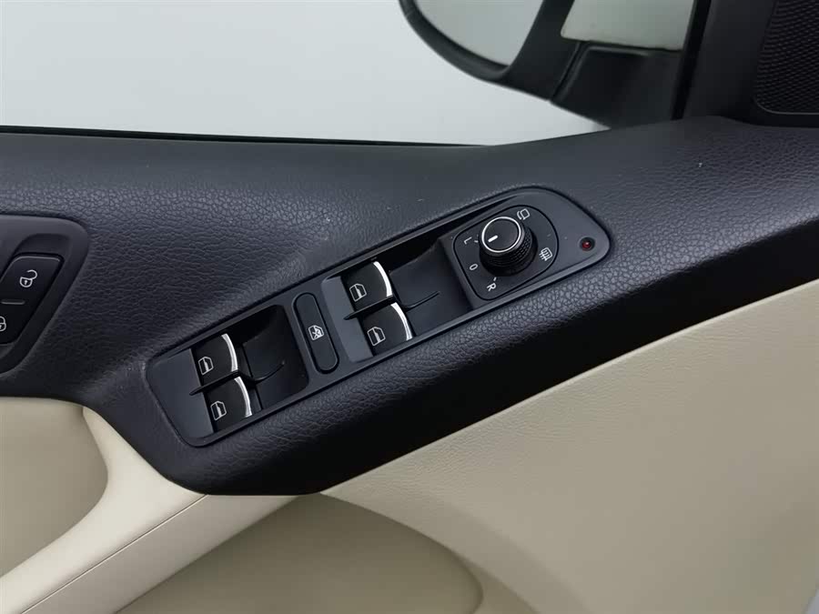 Volkswagen Tiguan 2016 car image #10