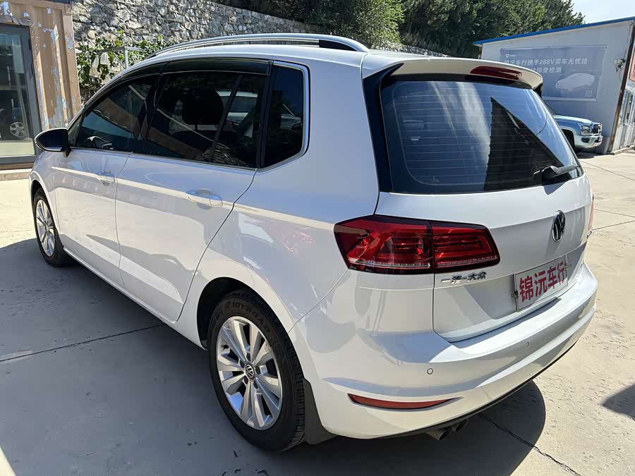 Volkswagen Golf Sportsvan 2018 car image #10