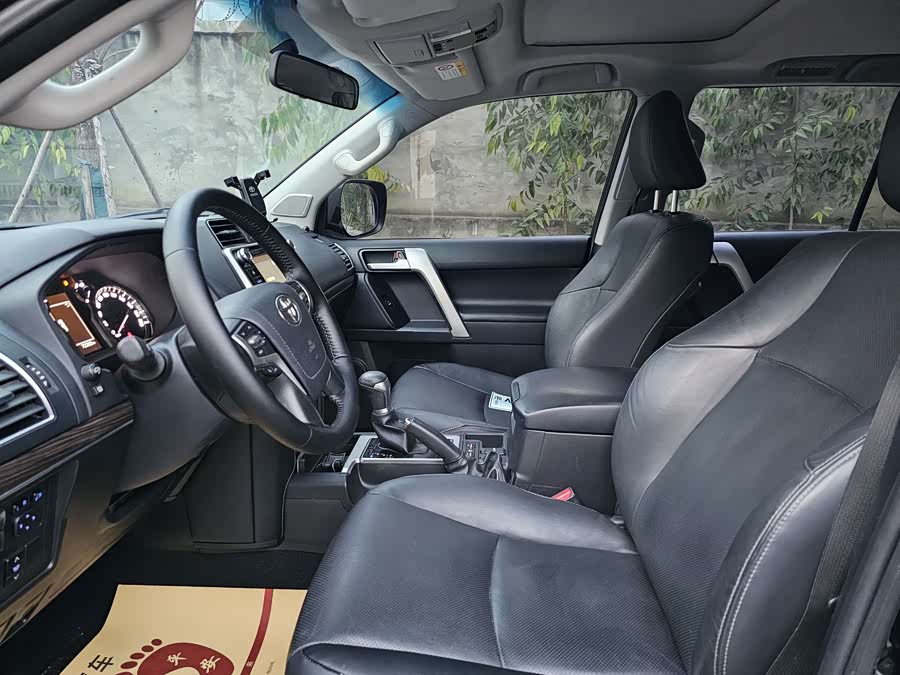 Toyota Land Cruiser Prado 2019 #10 Toyota Land Cruiser Prado 2019 car image #10