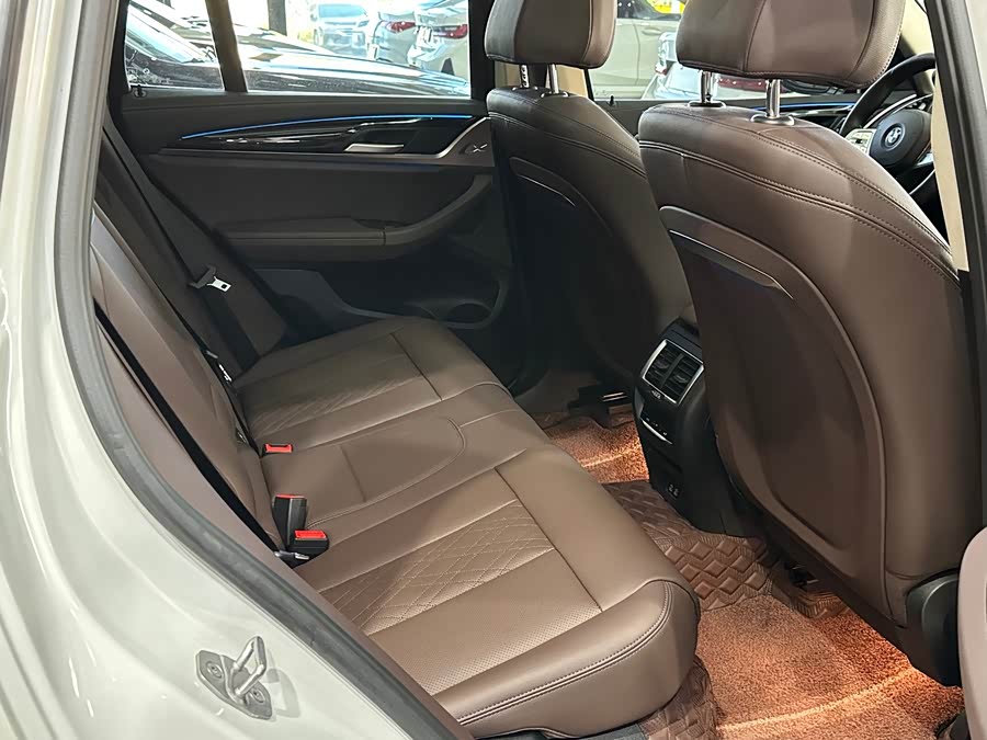 BMW iX3 2023 car image #10