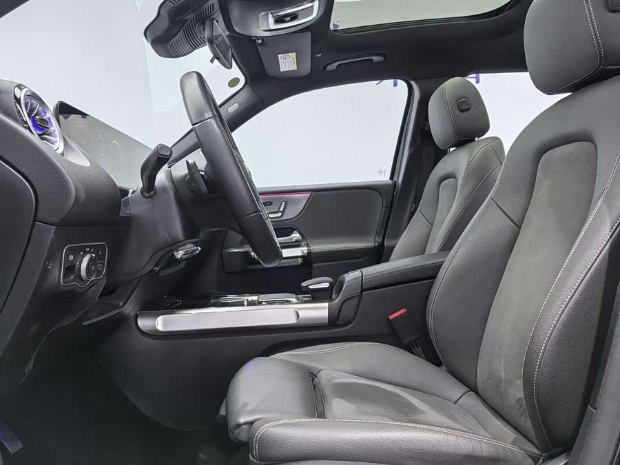 Mercedes-Benz EQB Class 2024 #10 Mercedes-Benz EQB Class 2024 car image #10