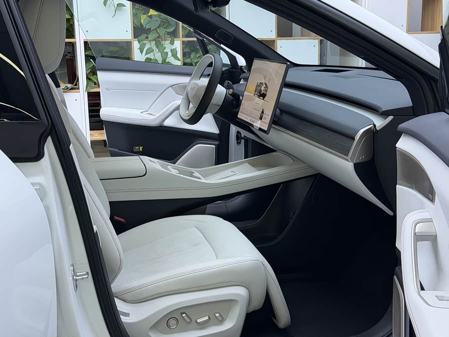 2024 car image #10