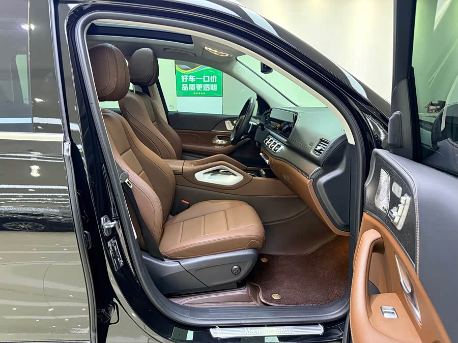 Mercedes-Benz GLS Class 2024 car image #10