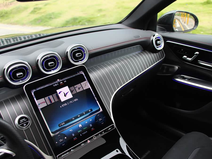 Mercedes-Benz GLC Coupe AMG 2024 صورة سيارة #10