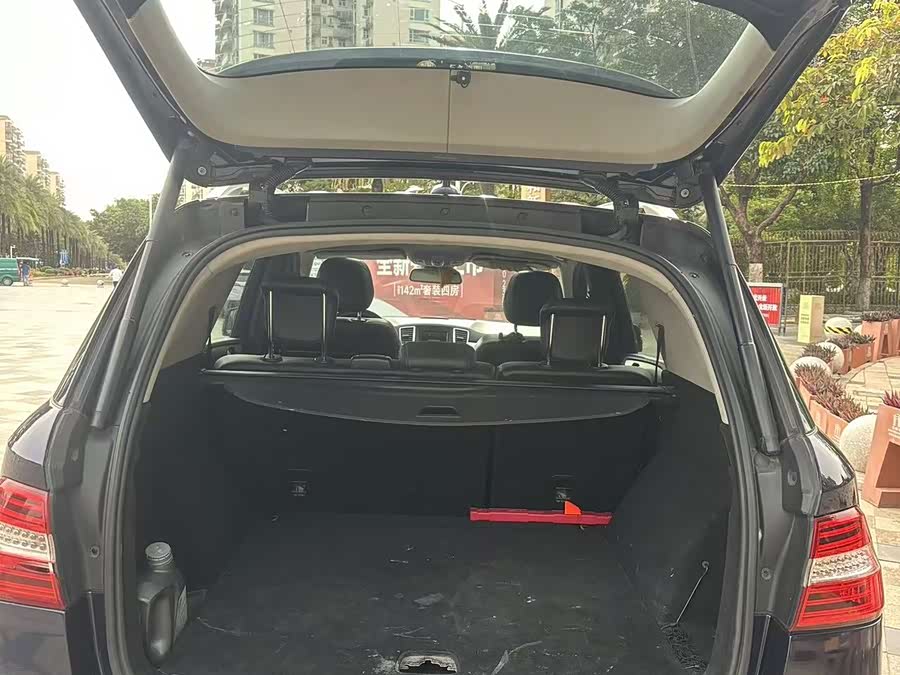 Mercedes-Benz M Class 2014 car image #10