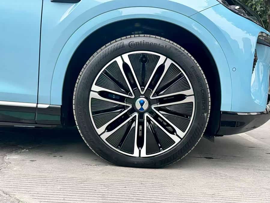 Denza N7 2024 car image #10