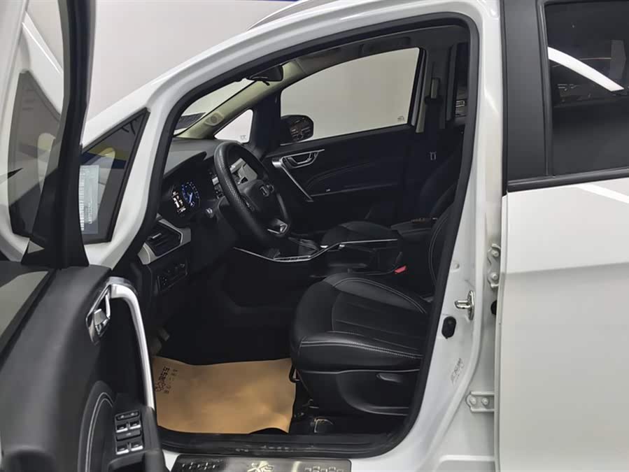 GEELY Vision X3 2021 car image #10