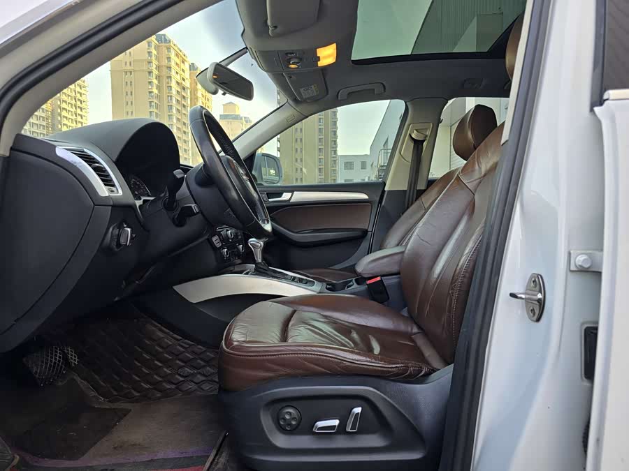 Audi Q5 2015 car image #10