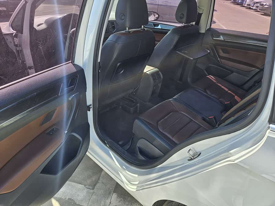 Volkswagen Golf Sportsvan 2016 #10 Volkswagen Golf Sportsvan 2016 car image #10