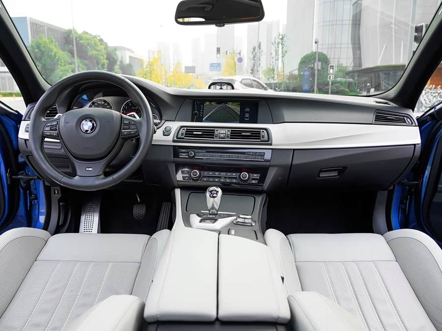 BMW M5 2012 #10 BMW M5 2012 car image #10