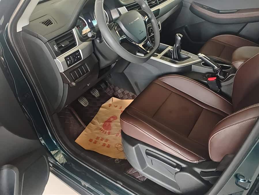 Forthing T5 2023 #10 Forthing T5 2023 immagine di auto #10