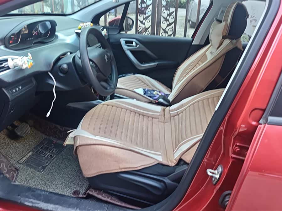 Peugeot 2008 2018 car image #10