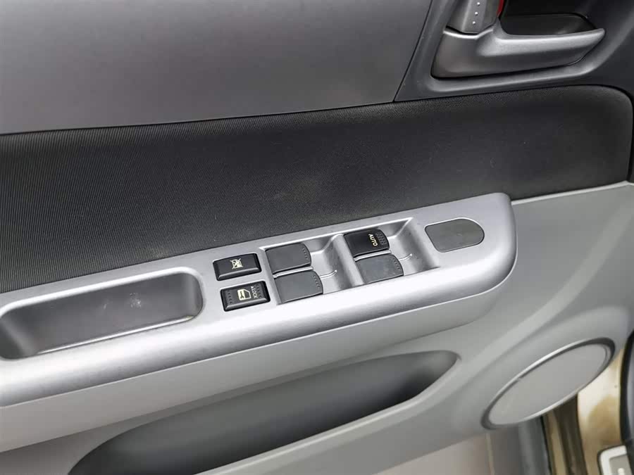 Soueast Swift 2015 car image #10
