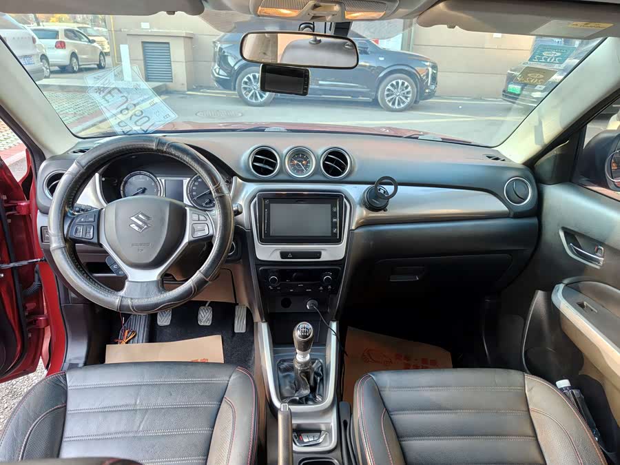 Suzuki Vitara 2015 car image #10