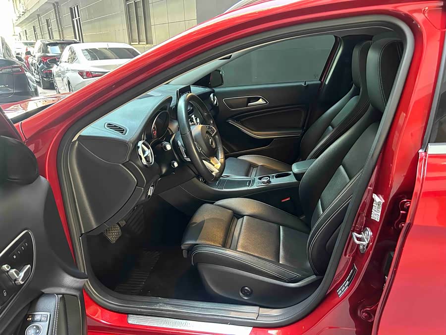 Mercedes-Benz GLA Class 2019 #10 Mercedes-Benz GLA Class 2019 car image #10