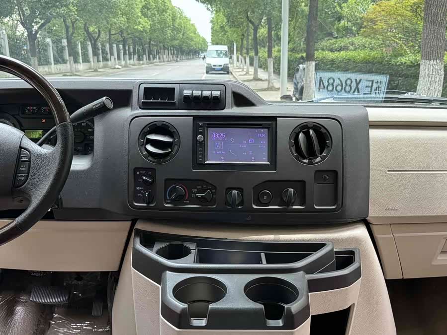 Ford E350 2015 imagen de coche #10