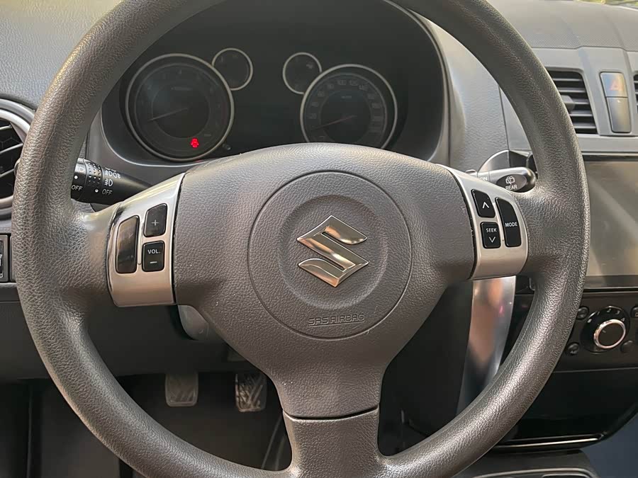 铃木 天语 SX4 2015 汽车图片 #10