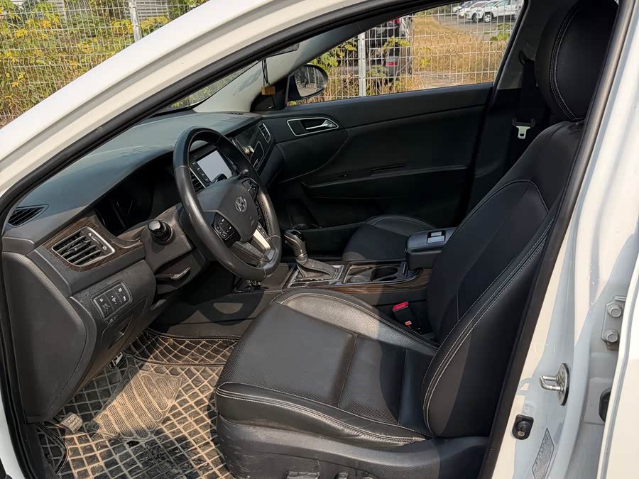 Hyundai Mistra 2016 #10 Hyundai Mistra 2016 car image #10