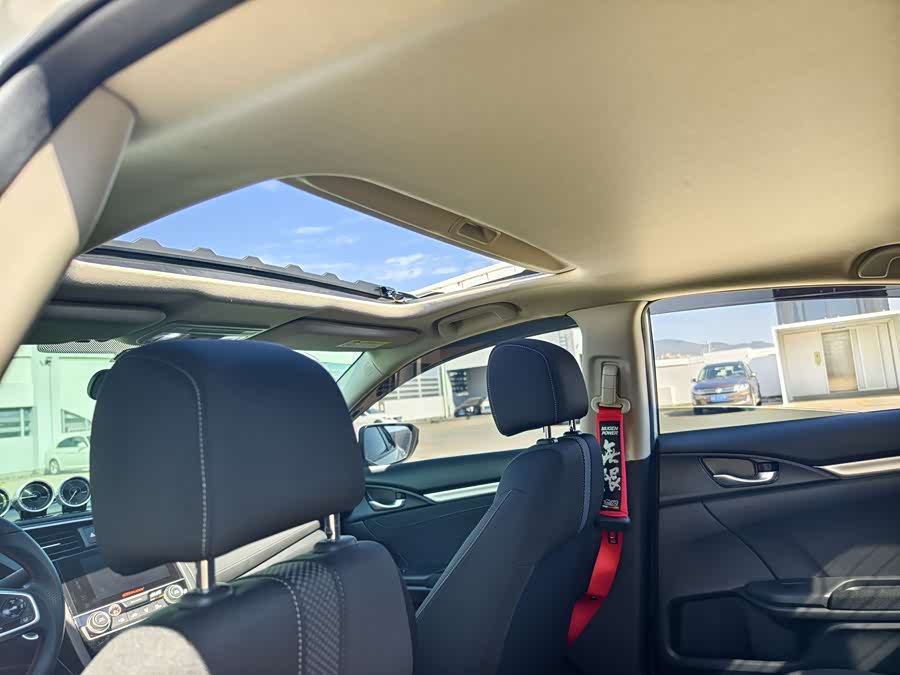 Honda Civic 2019 car image #10