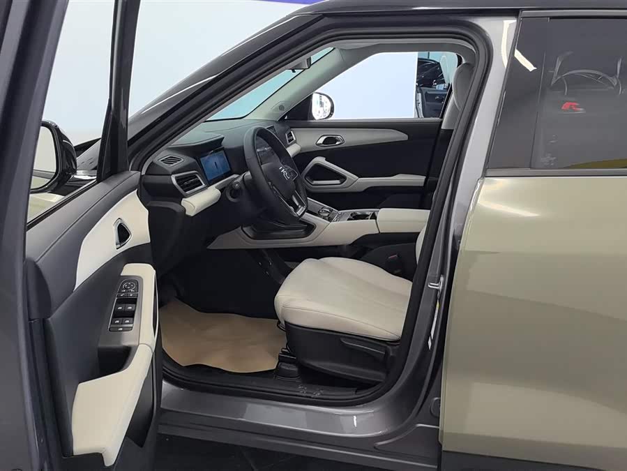 BYD YuanUP 2024 car image #10