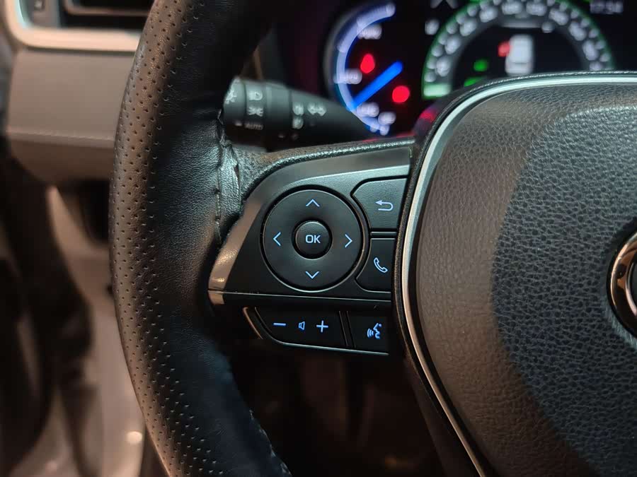 Toyota RAV4 2020 car image #10