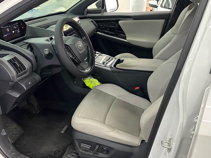 Toyota bZ4X 2023 immagine di auto #10