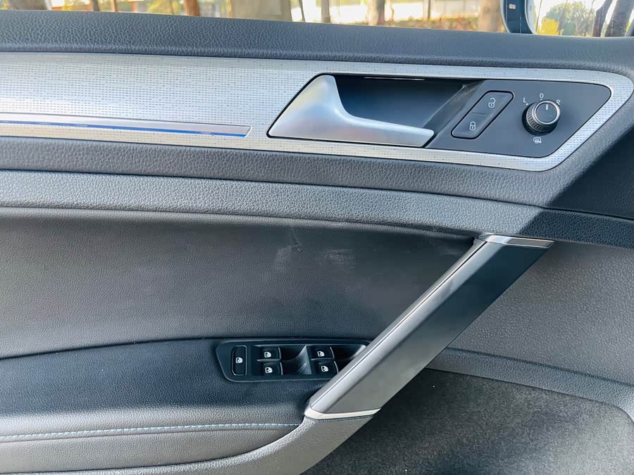 Volkswagen Golf Pure Electric 2020 imagen de coche #10