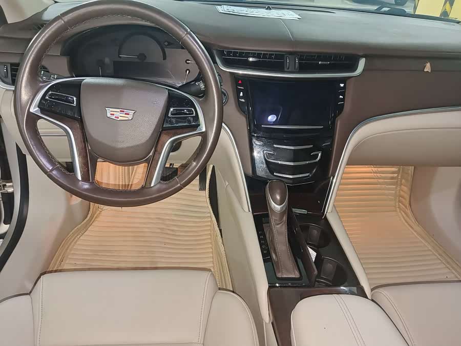 2016 car image #10