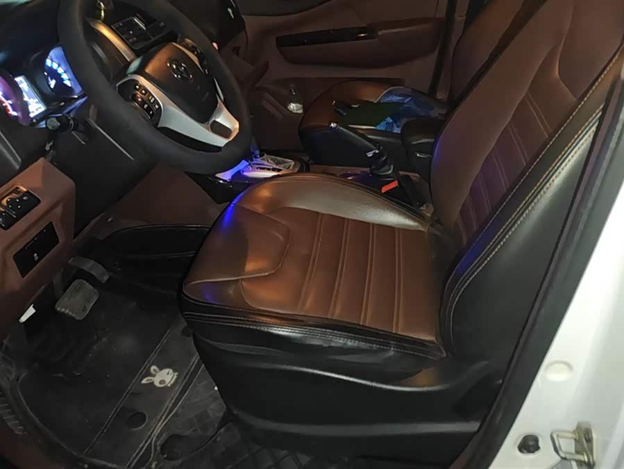 Forthing SX6 2017 #10 Forthing SX6 2017 صورة سيارة #10