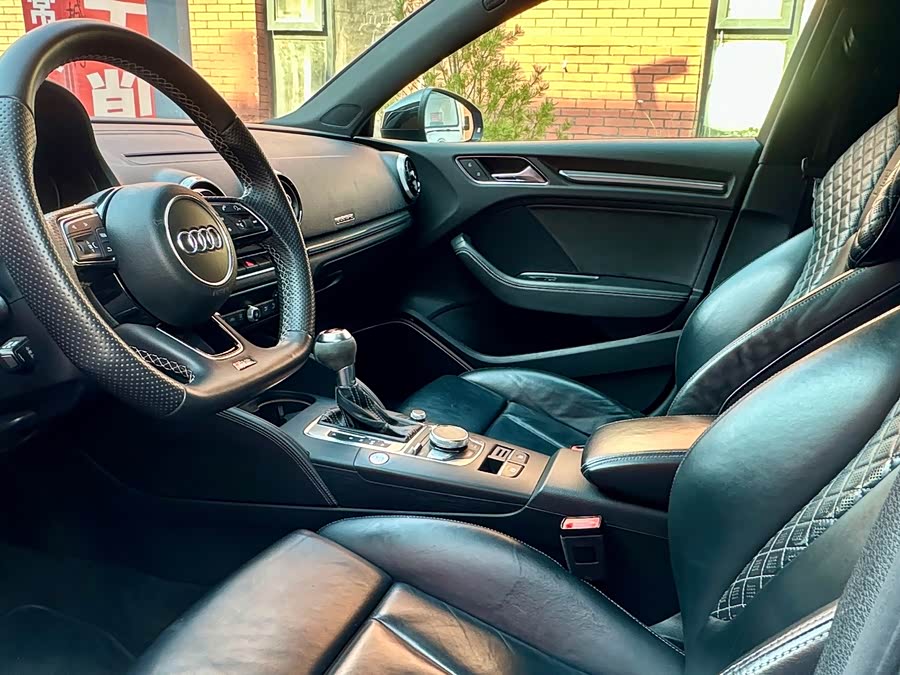 奥迪 奥迪RS 3 2018 汽车图片 #10