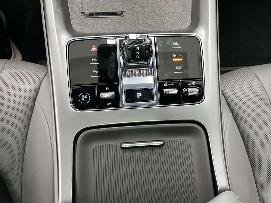 BYD Seal 07 DM-i 2025 car image #10