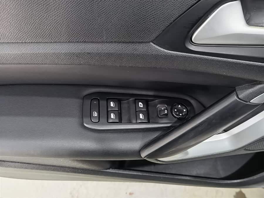 Peugeot 408 2018 car image #10
