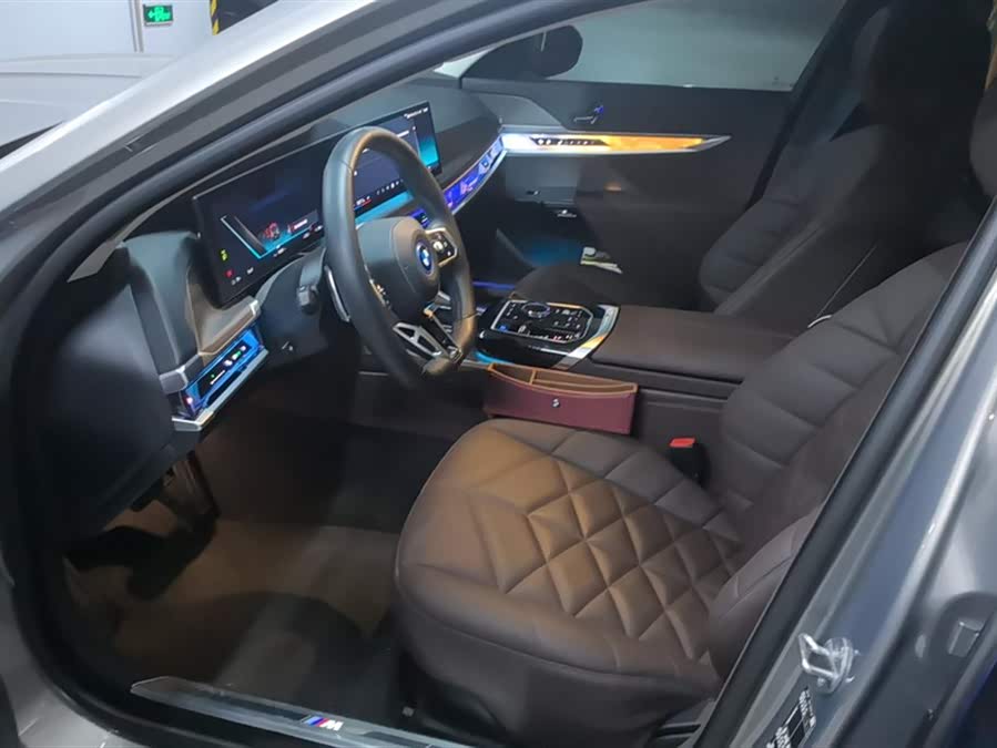 宝马 宝马i7 2025 汽车图片 #10