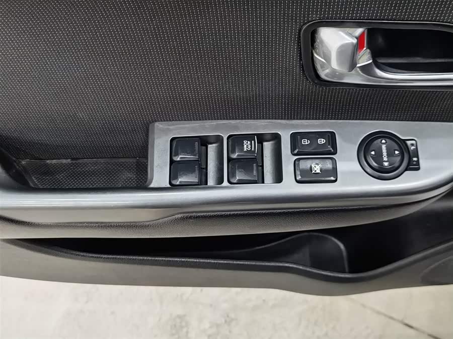 起亚 起亚K2 2015 汽车图片 #10