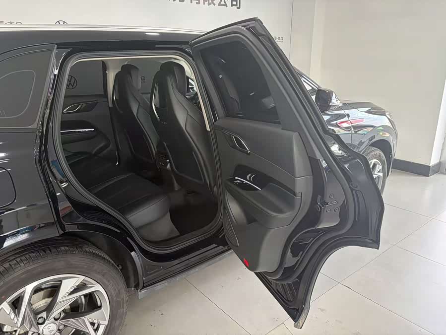 HongQi HS3 2024 car image #10