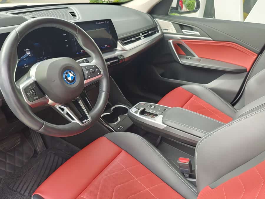 BMW iX1 2024 #10 BMW iX1 2024 car image #10