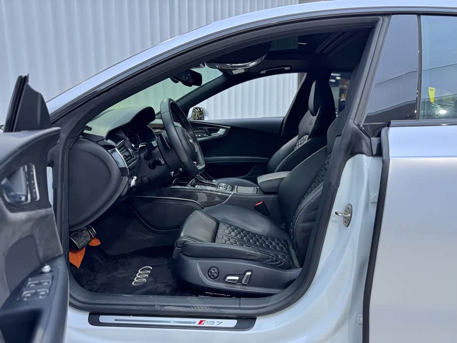 Audi RS 7 2020 car image #10