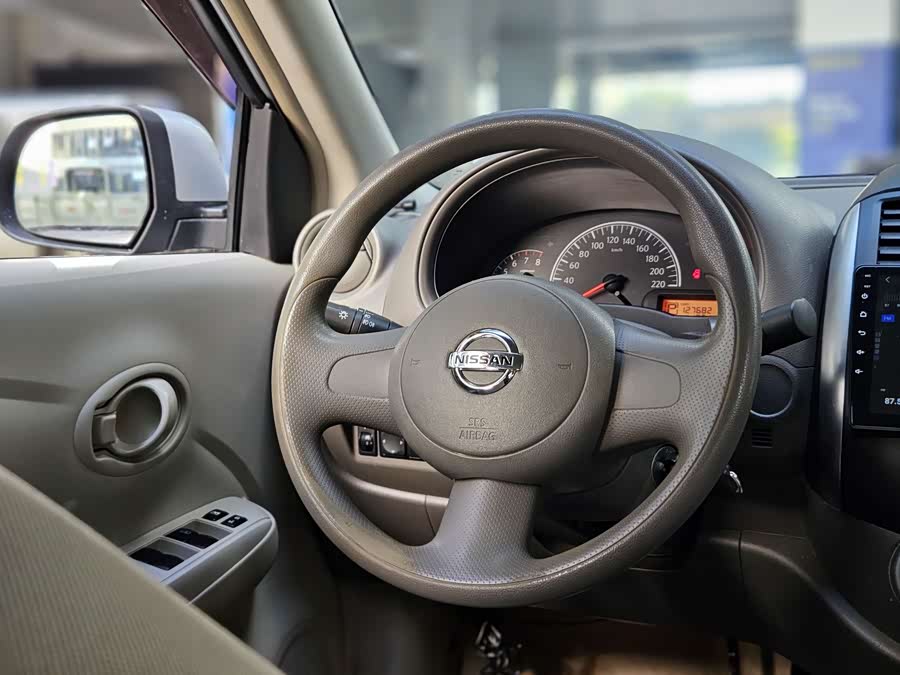 Nissan Sunny 2011 #10 Nissan Sunny 2011 car image #10